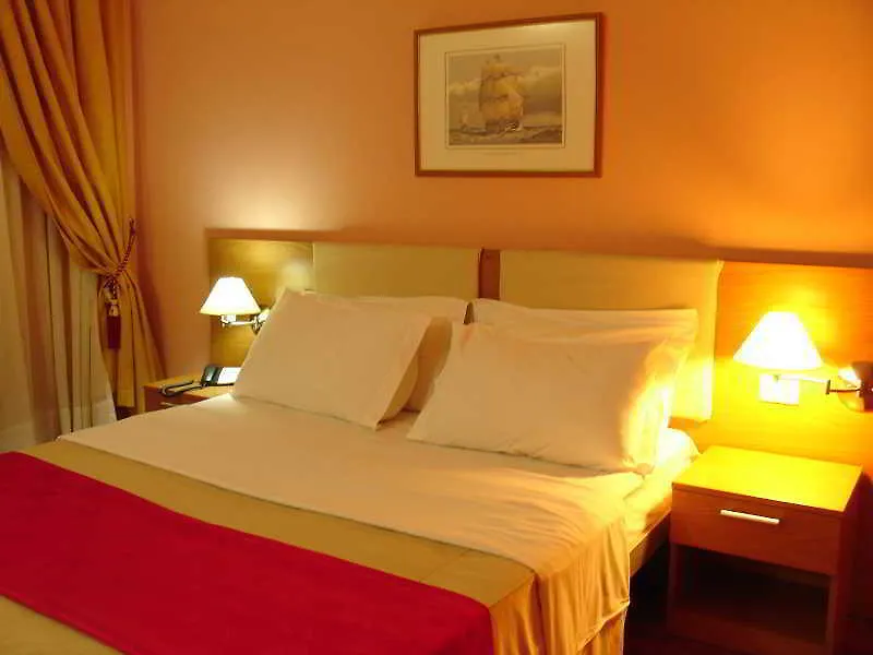 As Hotel Golem